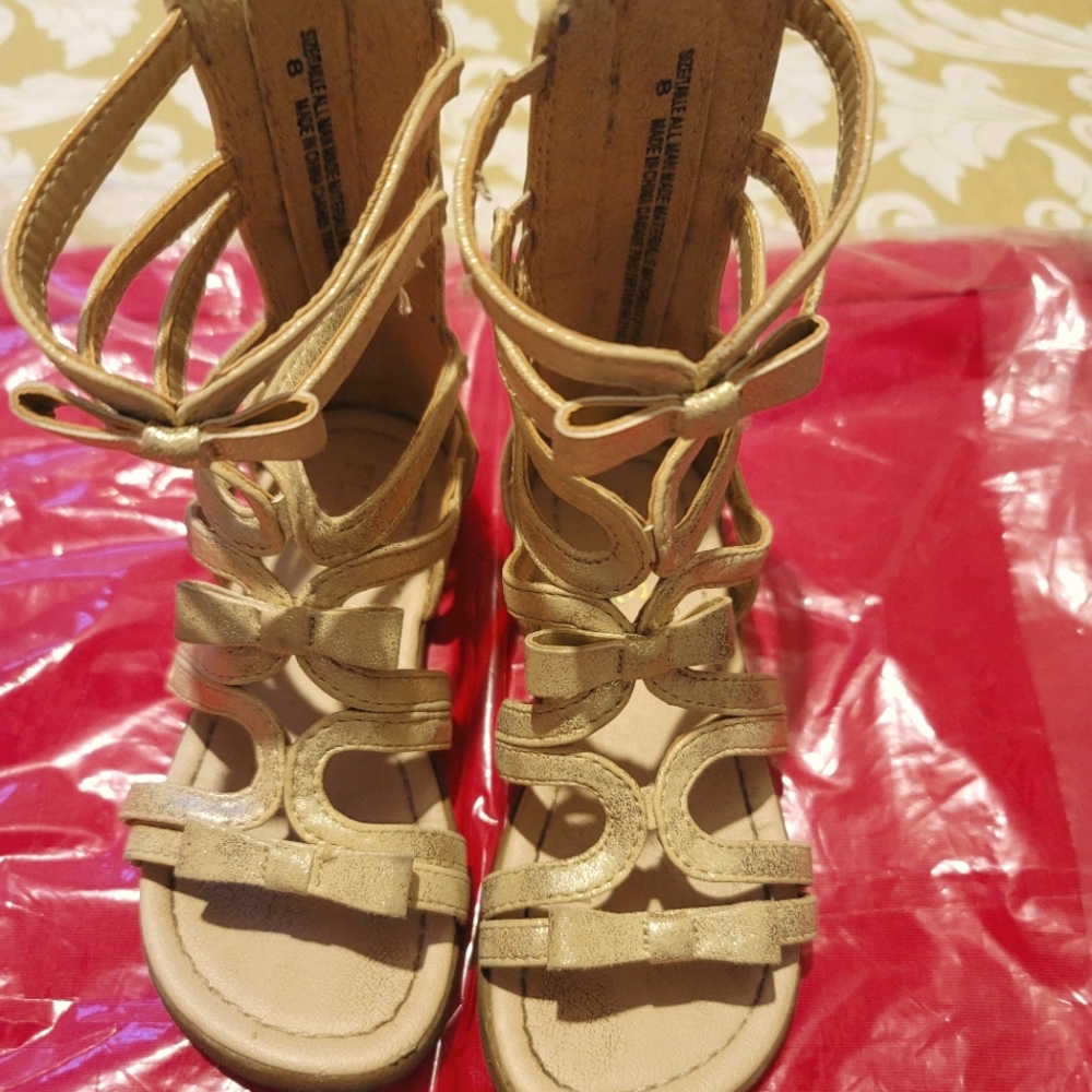 Toddler Girls Sandles Gently Worn